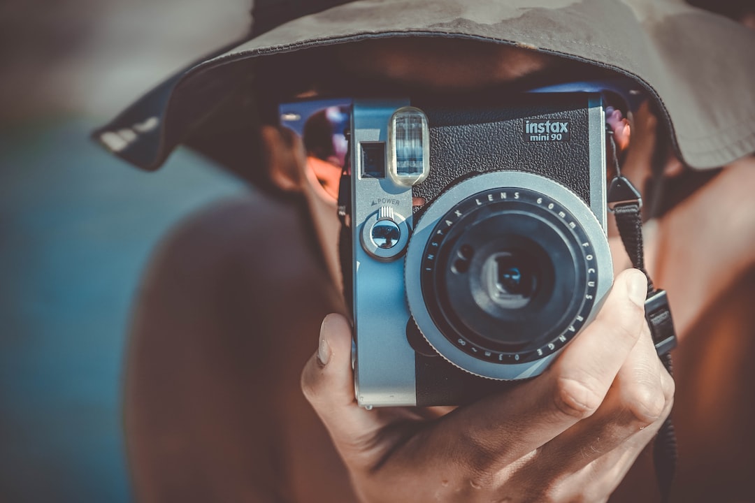 Instax SQ40 : carrément rétro, analogue-iquement fun !