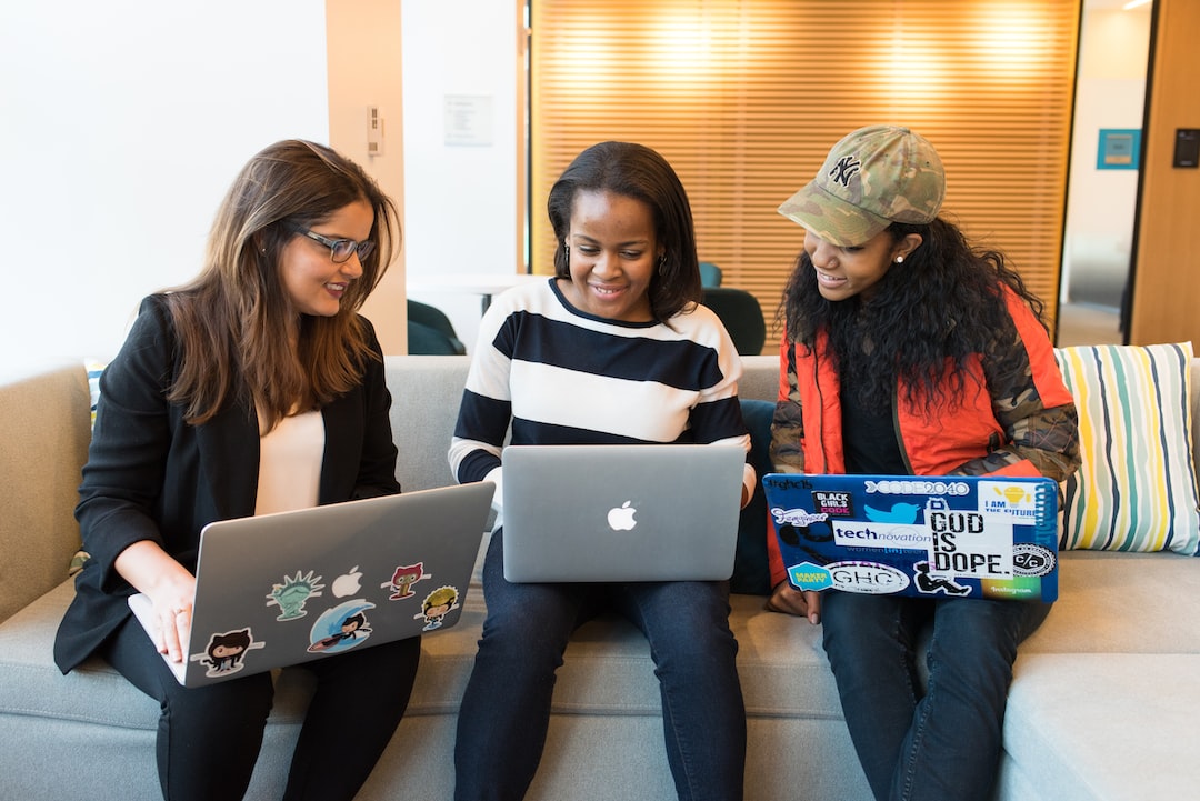 Code (in)sourcées : Les femmes et la tech en Europe