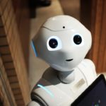 Robots à domicile : Une histoire qui roule ou qui aspire ?