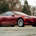 Tesla peut-elle populariser les voitures électriques avec ses nouvelles options abordables ?