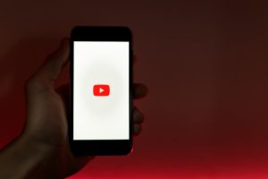 YouTube lutte-t-il efficacement contre la désinformation médicale ?