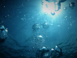 Marées Mystérieuses : une plongée au plus profond du bleu