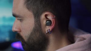 Oreilles à la page : l’art de Studs et ses percées entrepreneuriales!