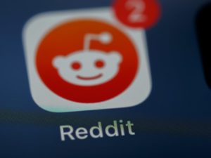 Reddit et l’entrée en bourse : Une manoeuvre risquée ?