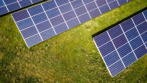 Peut-on accélérer la révolution solaire grâce à la technologie ?