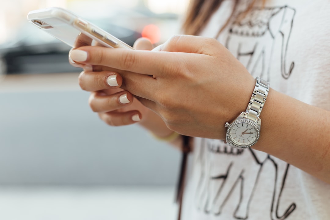 L’IA peut-elle mettre fin aux arnaques téléphoniques ?