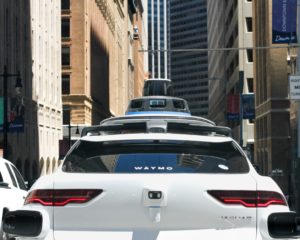 Quelles sont les implications de l’expansion internationale de Waymo ?